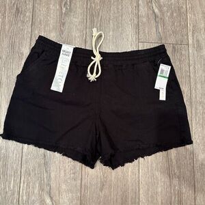 NWT Tinseltown Pull-On Frayed‎ Hem Elastic Waist Mid-Rise Shorts Size LG Black